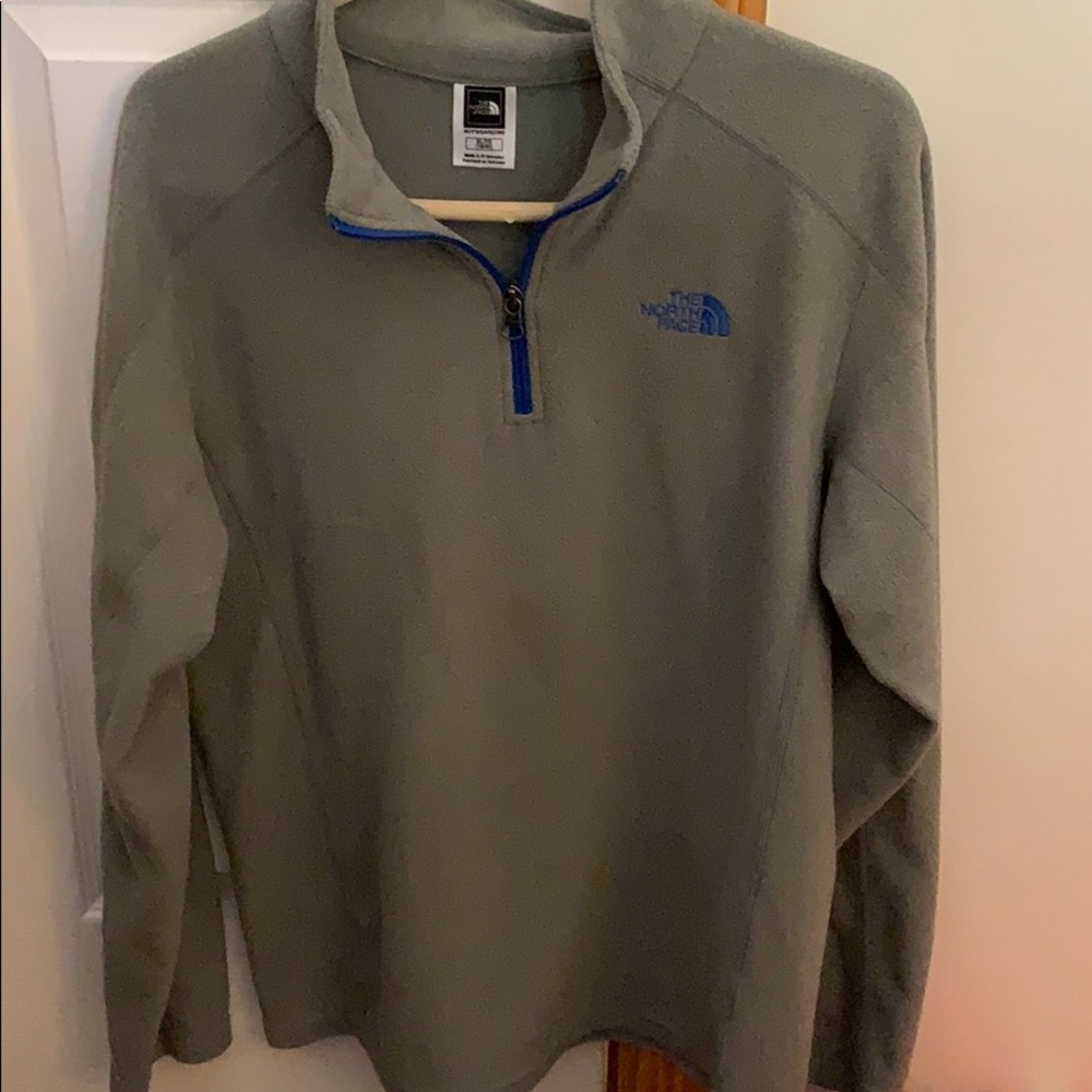The Northface pullover
